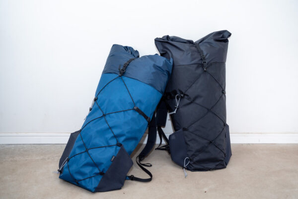 SOLITARY PACK / Navy and Black