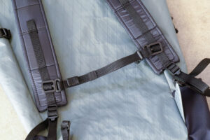 SOLITARY PACK チェストストラップ